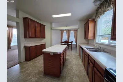 624 Dufur Ave, Maupin, OR 97037 - Photo 11