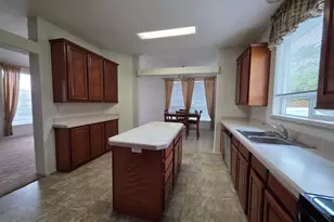 624 Dufur Ave, Maupin, OR 97037 - Photo 11