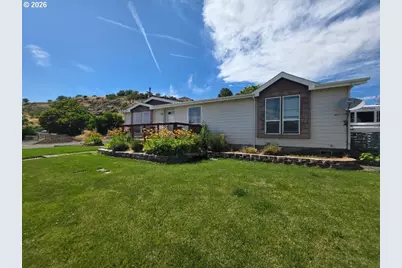 624 Dufur Ave, Maupin, OR 97037 - Photo 1