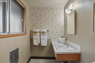 8513 NE Lewis Dr, Vancouver, WA 98662 - Photo 17