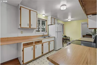 8513 NE Lewis Dr, Vancouver, WA 98662 - Photo 11