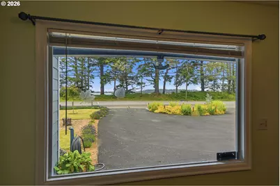 92124 Cape Arago Hwy, Coos Bay, OR 97420 - Photo 11