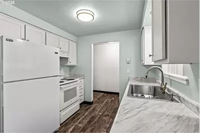 2702 Tomahawk Ln, Eugene, OR 97401 - Photo 13