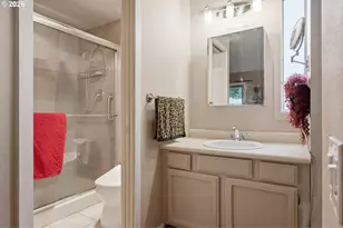 9814 SW Quail Post Rd, Portland, OR 97219 - Photo 13