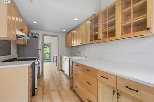 9814 SW Quail Post Rd, Portland, OR 97219 - Photo 7