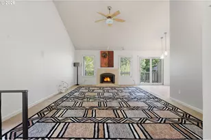 9814 SW Quail Post Rd, Portland, OR 97219 - Photo 3