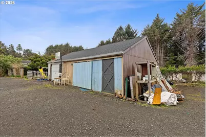 1035 SW 15th St, Lincoln City, OR 97367 - Photo 45
