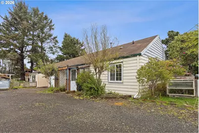 1035 SW 15th St, Lincoln City, OR 97367 - Photo 1