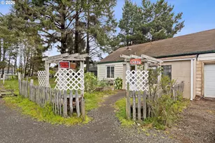 1035 SW 15th St, Lincoln City, OR 97367 - Photo 5