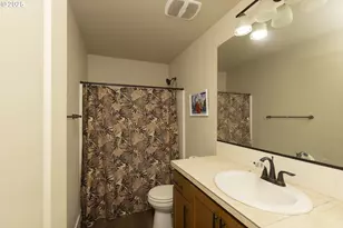 15092 NW Olive St, Portland, OR 97229 - Photo 19