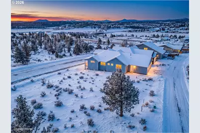 1092 SE Bluegrass Ln, Madras, OR 97741 - Photo 1