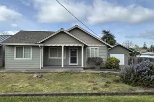 724 W Rainbow St, Roseburg, OR 97471 - Photo 1