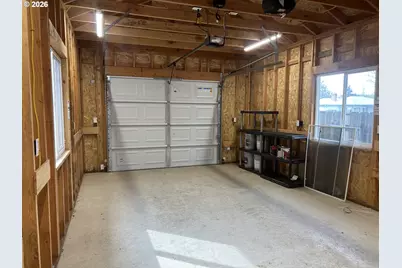 724 W Rainbow St, Roseburg, OR 97471 - Photo 25