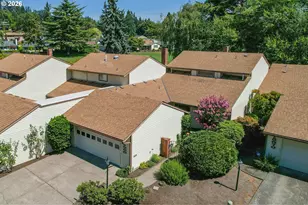 15660 SW Greenleaf Ct, Tigard, OR 97224 - Photo 3