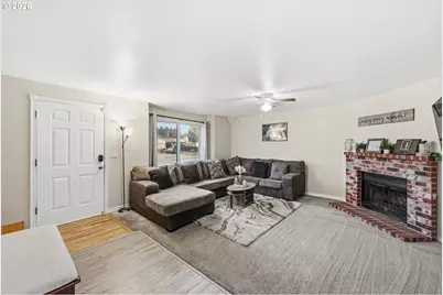 4193 SE Wynnwood Dr, Hillsboro, OR 97123 - Photo 5