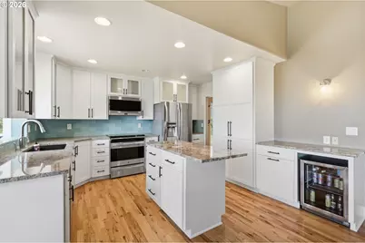 33833 NE Sunnyview Dr, Albany, OR 97322 - Photo 9