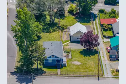 1228 Spruce St, Myrtle Point, OR 97458 - Photo 1