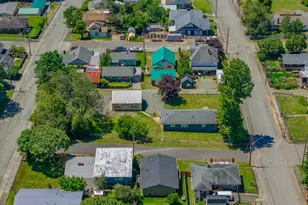 1228 Spruce St, Myrtle Point, OR 97458 - Photo 5