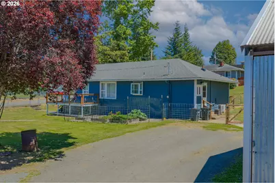 1228 Spruce St, Myrtle Point, OR 97458 - Photo 9