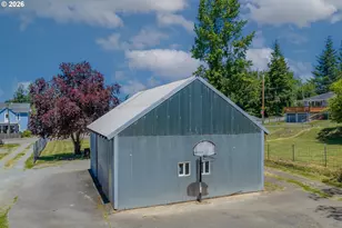 1228 Spruce St, Myrtle Point, OR 97458 - Photo 7