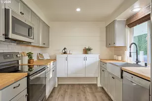 823 NE 96th Ave, Vancouver, WA 98664 - Photo 17