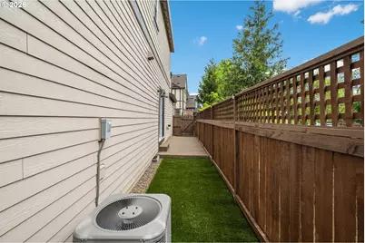 10883 SW Stockholm Dr, Wilsonville, OR 97070 - Photo 35