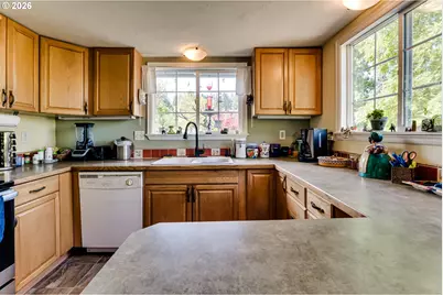 3374 Loma Linda Dr, Eugene, OR 97405 - Photo 13