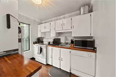 7736 SW Barnes Rd #B, Portland, OR 97225 - Photo 13