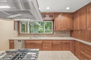 10380 SW Canterbury Ln, Portland, OR 97224 - Photo 17
