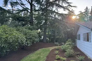 145 S Ridge Dr, Portland, OR 97219 - Photo 3