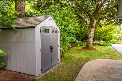 145 S Ridge Dr, Portland, OR 97219 - Photo 35