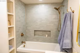 145 S Ridge Dr, Portland, OR 97219 - Photo 17