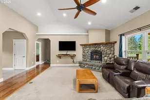 300 Mattie K Ln, Roseburg, OR 97471 - Photo 15