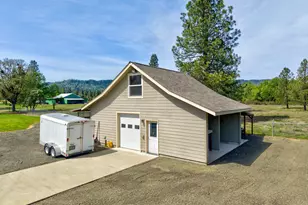 300 Mattie K Ln, Roseburg, OR 97471 - Photo 3