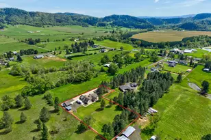 300 Mattie K Ln, Roseburg, OR 97471 - Photo 11