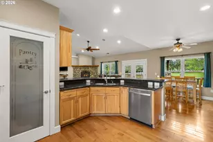 300 Mattie K Ln, Roseburg, OR 97471 - Photo 23