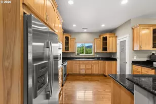 300 Mattie K Ln, Roseburg, OR 97471 - Photo 19