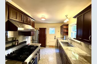 3342 NE 12th Ave, Portland, OR 97212 - Photo 9