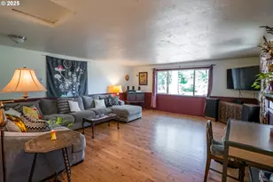 89387 Old Mohawk Rd, Springfield, OR 97478 - Photo 3