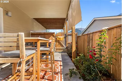 1172 SE Chinookan Dr, Cascade Locks, OR 97014 - Photo 17