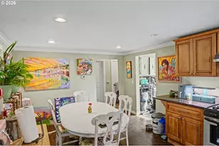 213 Mill St, Silverton, OR 97381 - Photo 11