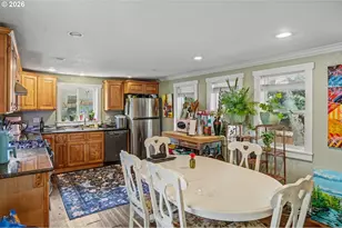 213 Mill St, Silverton, OR 97381 - Photo 9