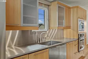 21047 NE Interlachen Ln, Fairview, OR 97024 - Photo 9