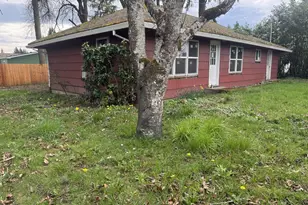 211 Sherman St, Amity, OR 97101 - Photo 3