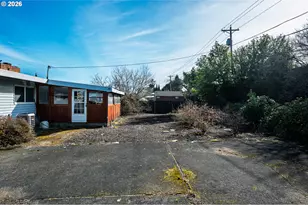 12340 NE Rose Pkwy, Portland, OR 97230 - Photo 39