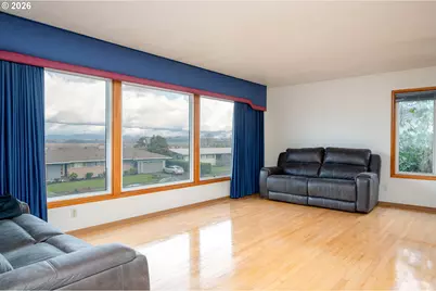 12340 NE Rose Pkwy, Portland, OR 97230 - Photo 7