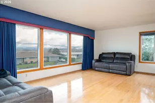 12340 NE Rose Pkwy, Portland, OR 97230 - Photo 7