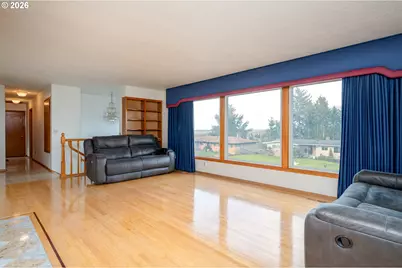 12340 NE Rose Pkwy, Portland, OR 97230 - Photo 9