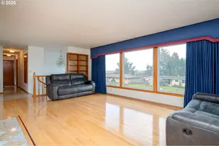 12340 NE Rose Pkwy, Portland, OR 97230 - Photo 9