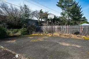 12340 NE Rose Pkwy, Portland, OR 97230 - Photo 37